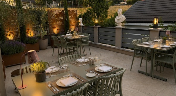 Neu aufgetischt Sommerterrasse Ristorante Romana Mönthal Aargau